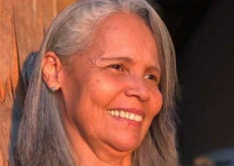 Mulher morre ao ser atingida por bala perdida na cozinha de casa 