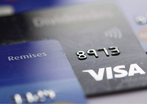 Delegacia do Consumidor explica direitos nas compras com cartão de crédito