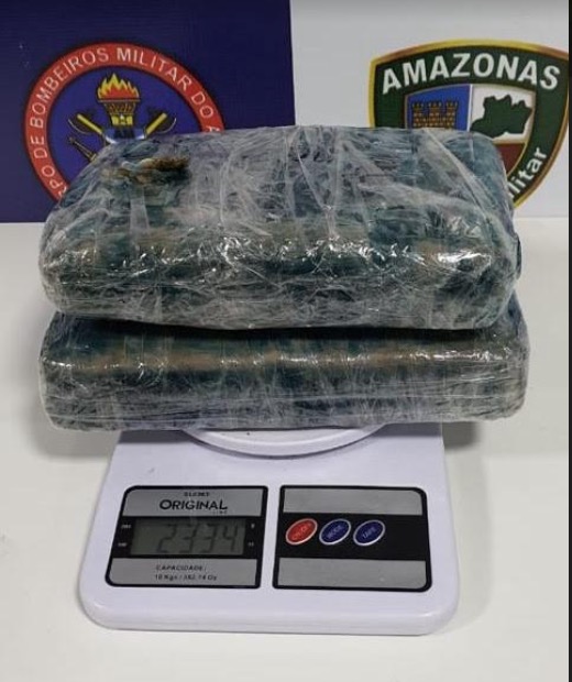 Dupla é presa com droga avaliada em R$ 25 mil em barco no Amazonas 