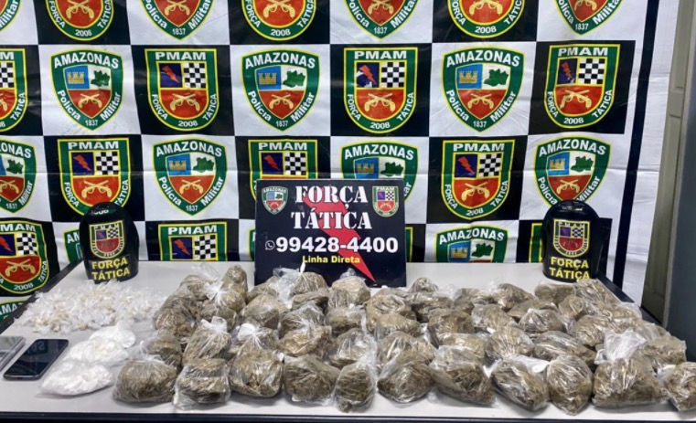 Trio é preso com drogas com estoque de drogas em casa