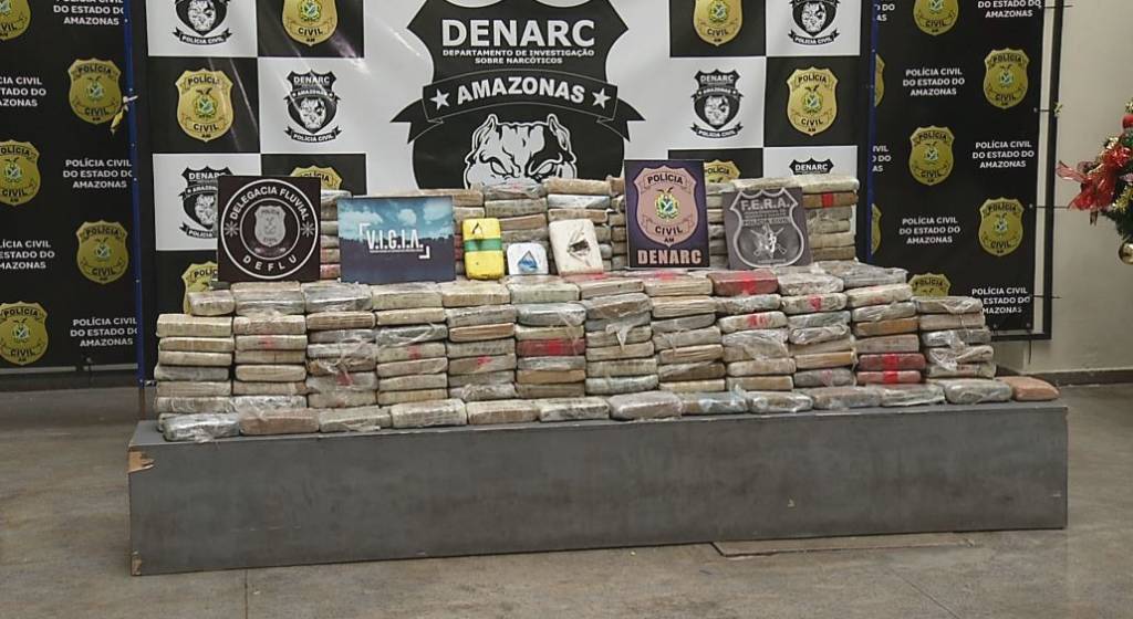 Dupla é presa com 200 kg de maconha avaliada em 1,4 milhão no Amazonas