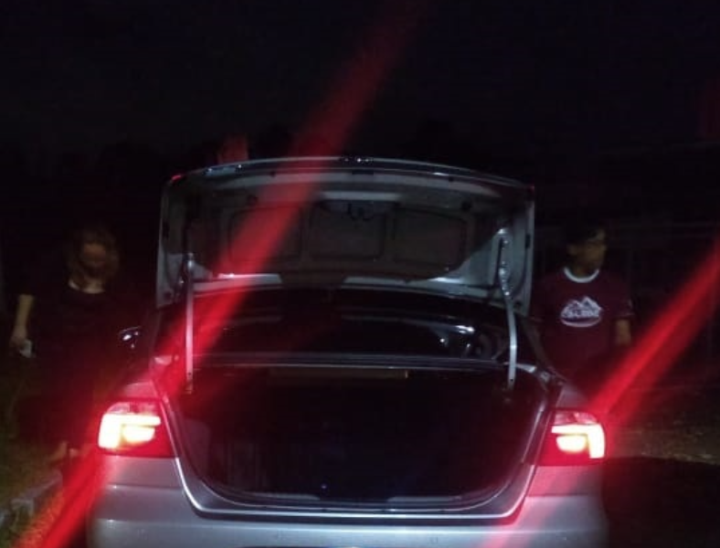 Em Manaus, dupla rouba carro de motorista de app mas foge a pé ao ver a PM