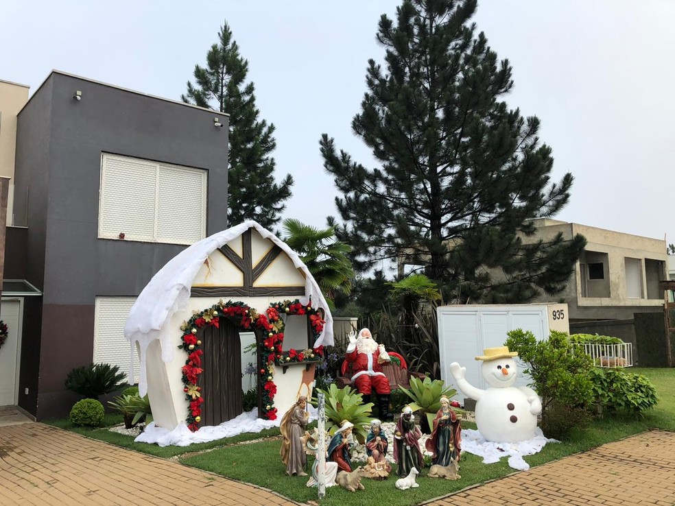 Polícia cumpre mandados na casa e salão da mulher de Marcola, líder do PCC