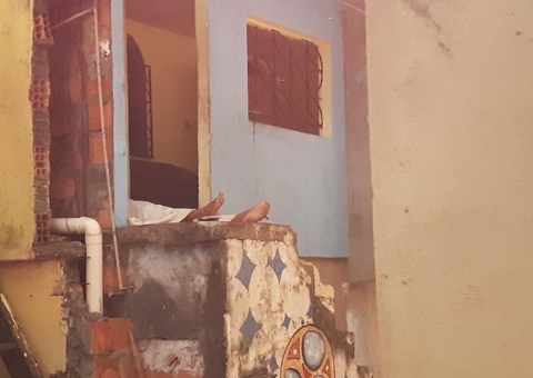 Homem é executado na porta da própria casa em Manaus