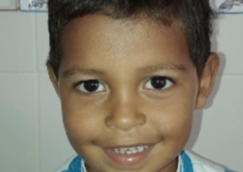 Menino de 5 anos é morto no lugar do pai por psicopata
