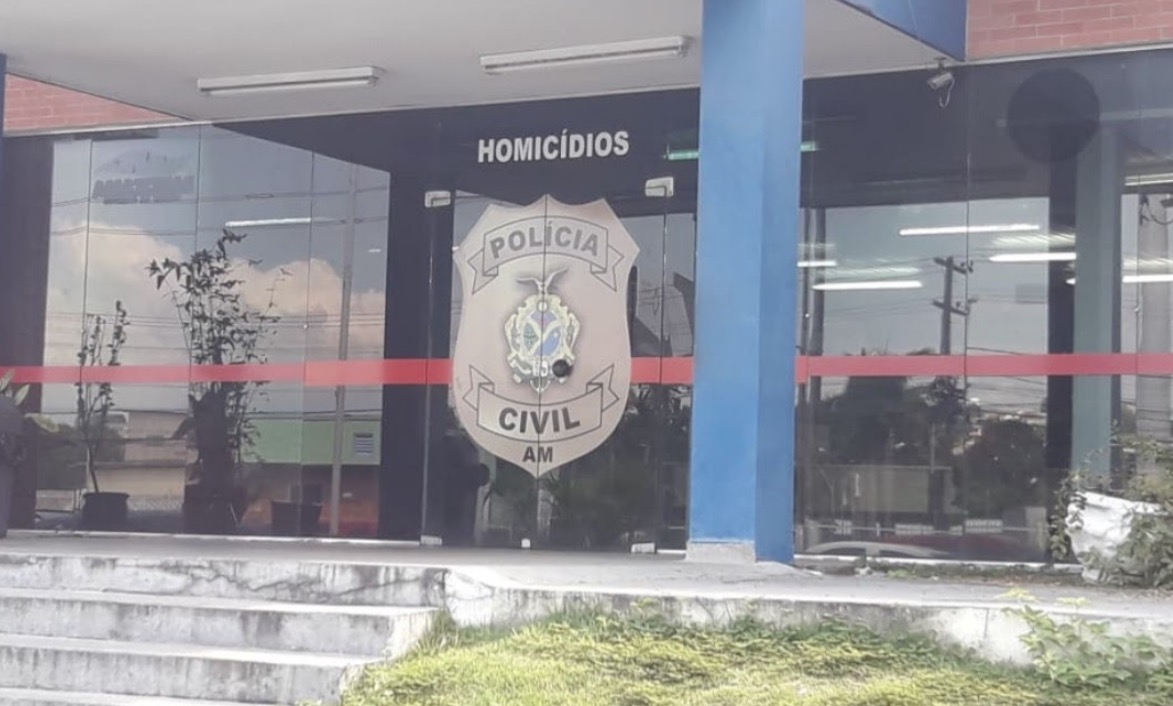 Corpo é encontrado jogado em avenida do distrito, em Manaus 