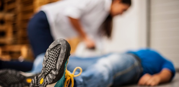 Pistoleiros abrem fogo contra homem em plena luz do dia em Manaus 