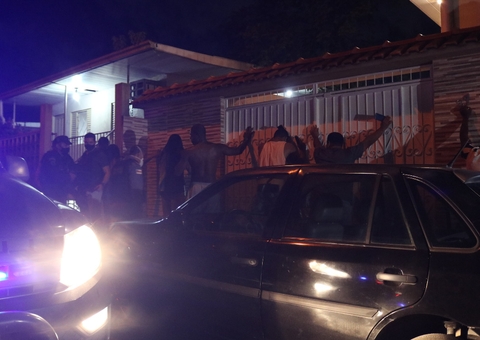 Veículos são apreendidos e 17 pessoas são detidas em operação em Manaus