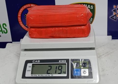 Polícia apreende 2 kg de cocaína escondida em lixeira de embarcação no AM