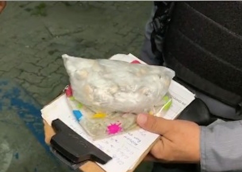 Após denúncia, jovem é preso suspeito de tráfico de drogas em Manaus