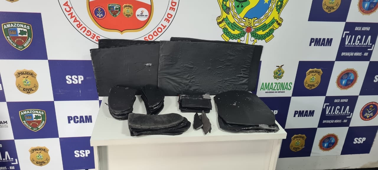 Dupla é presa com droga avaliada em R$ 300 mil em embarcação no Amazonas 