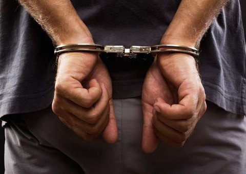 Assaltante é preso após esfaquear passageira em ônibus 678 em Manaus