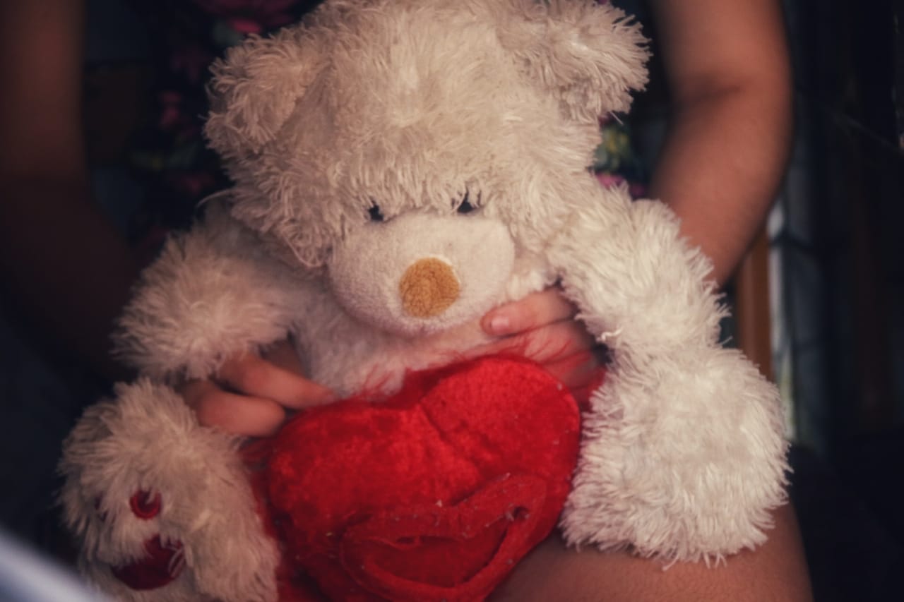 Tio estupra sobrinha e pede desculpa à mãe da vítima por mensagem em Manaus