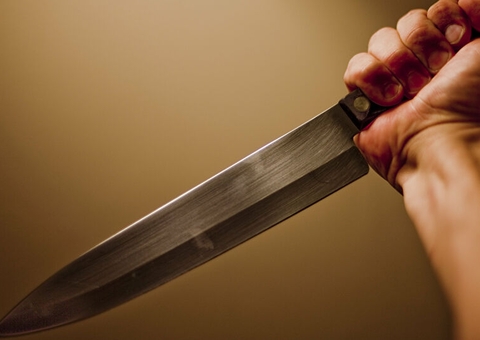 Jovem vai parar em hospital ao ser atacado a facadas em Manaus