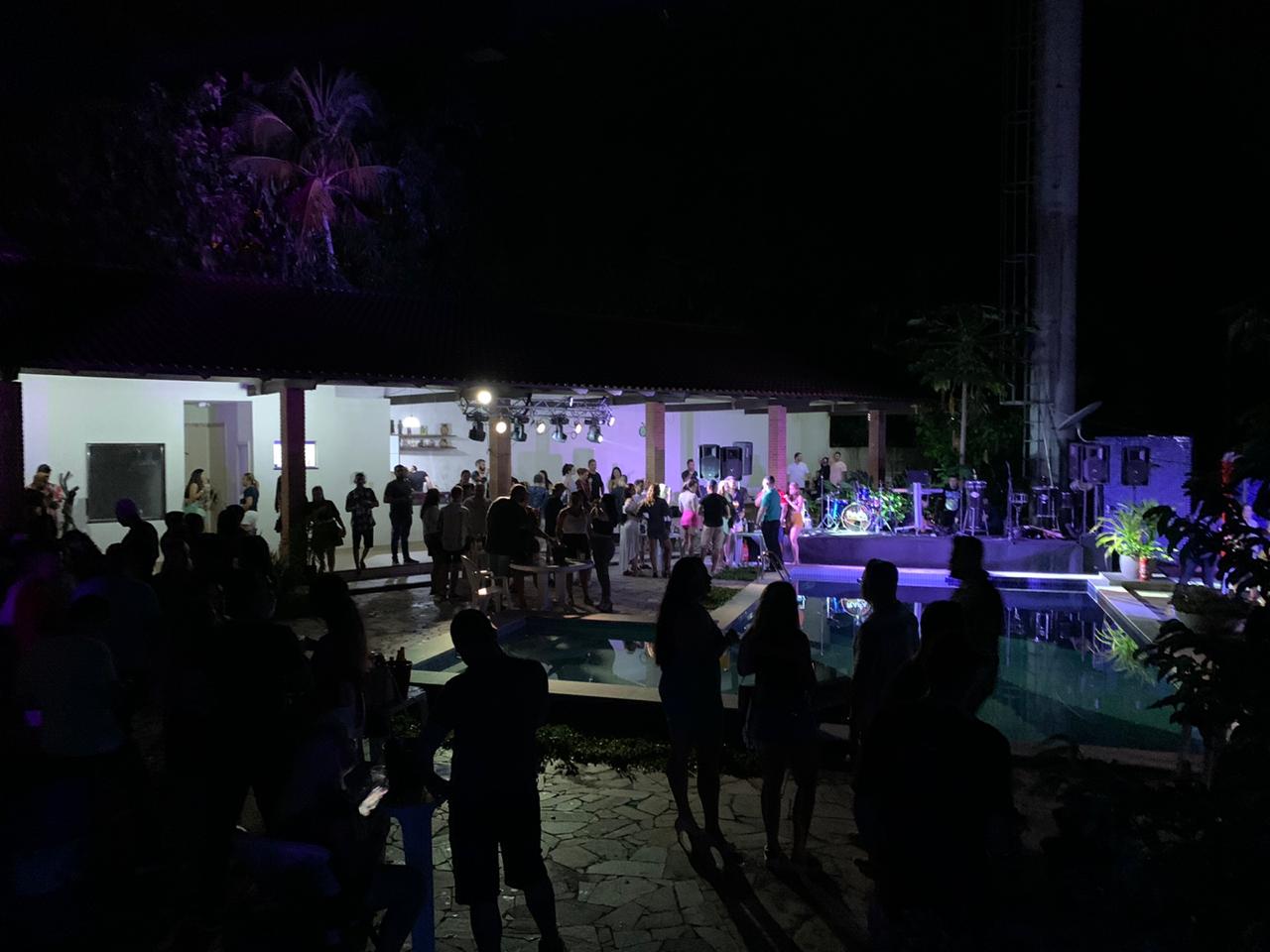 Festa clandestina com 2 mil pessoas é encerrada e homem é preso em Manaus