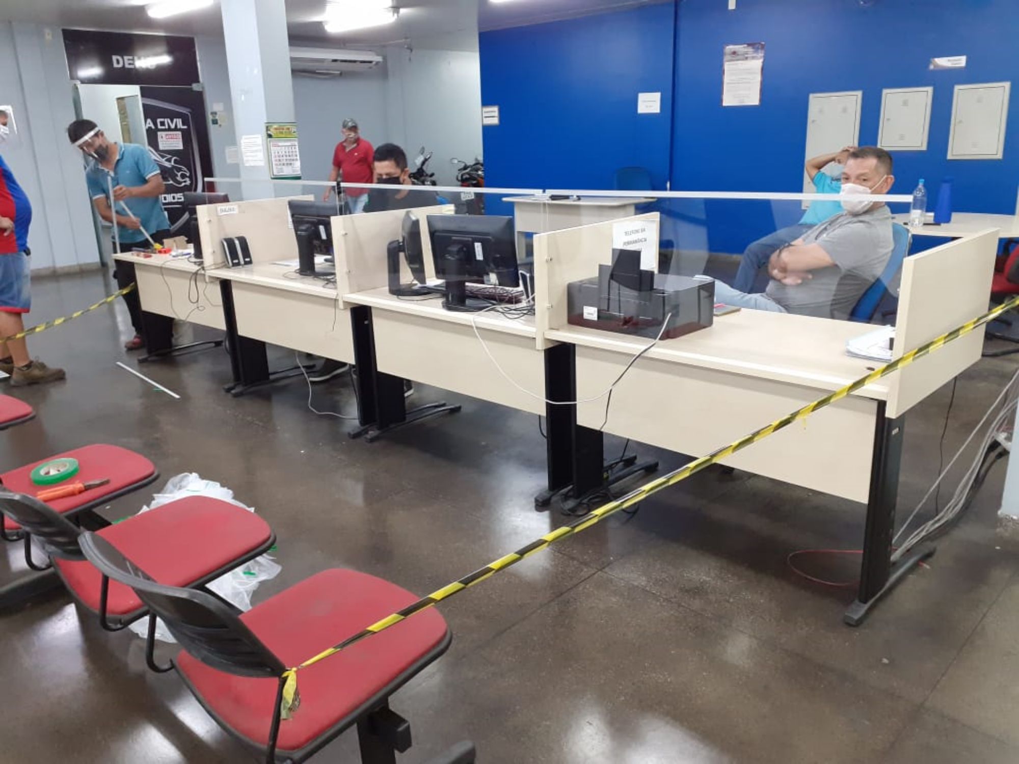 Policiais civis no Amazonas fazem teste da Covid-19 para atender público 