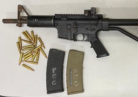 Adolescente do PCC é detido com fuzil em rua de Manaus 