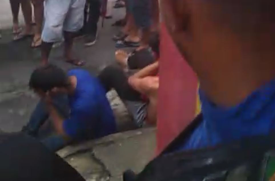 Dupla tenta assaltar mercadinho e acaba sendo espancada em Manaus