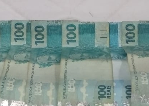 Após odor de fezes, idosa é presa com R$ 4 mil em drogas nas partes íntimas