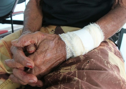 Genro bebe demais e espanca sogro de 62 anos