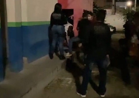 Morador de rua é encontrado morto ao lado de delegacia em Manaus