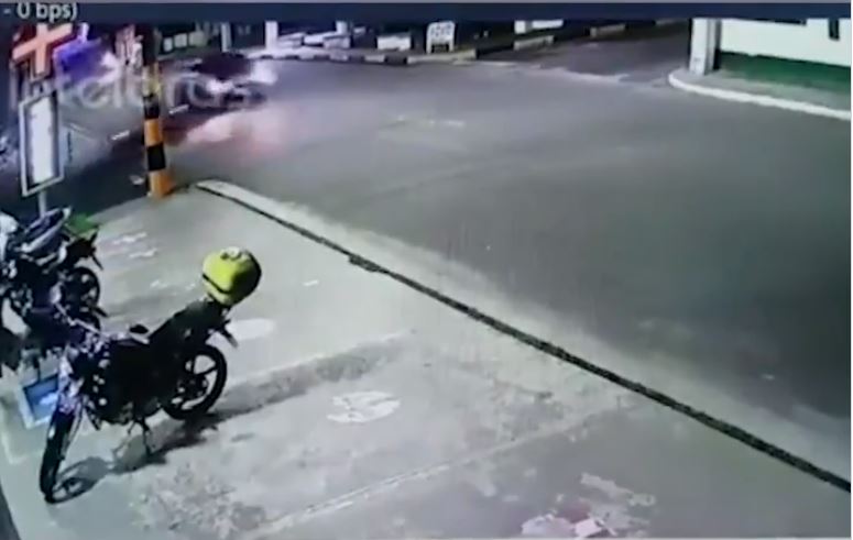 Vídeo: Homem foge após atropelar e matar motociclista no Amazonas