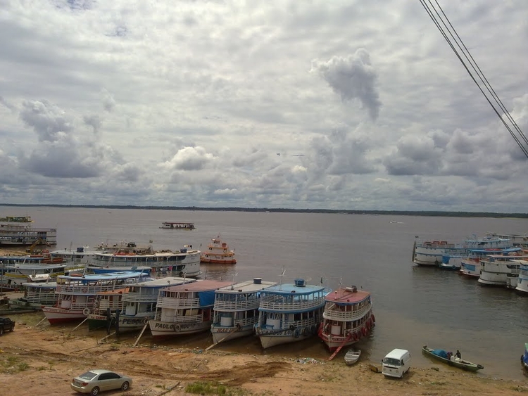 Dono de embarcação é baleado no porto da Manaus Moderna 