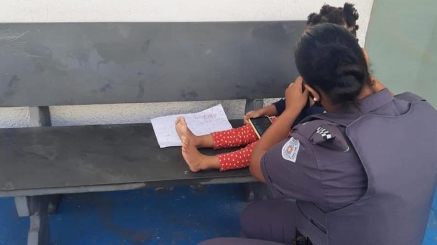 PM resgata criança de 3 anos amarrada com fios pela mãe