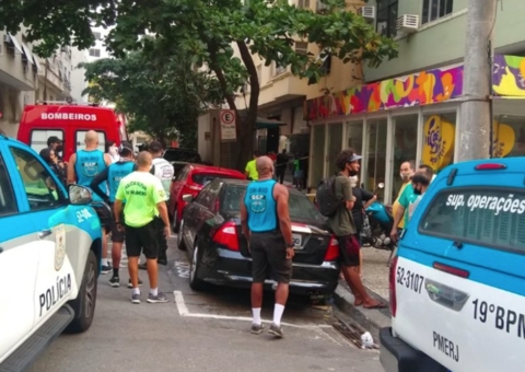 Homem mata uma pessoa ao arremessar botijão de prédio