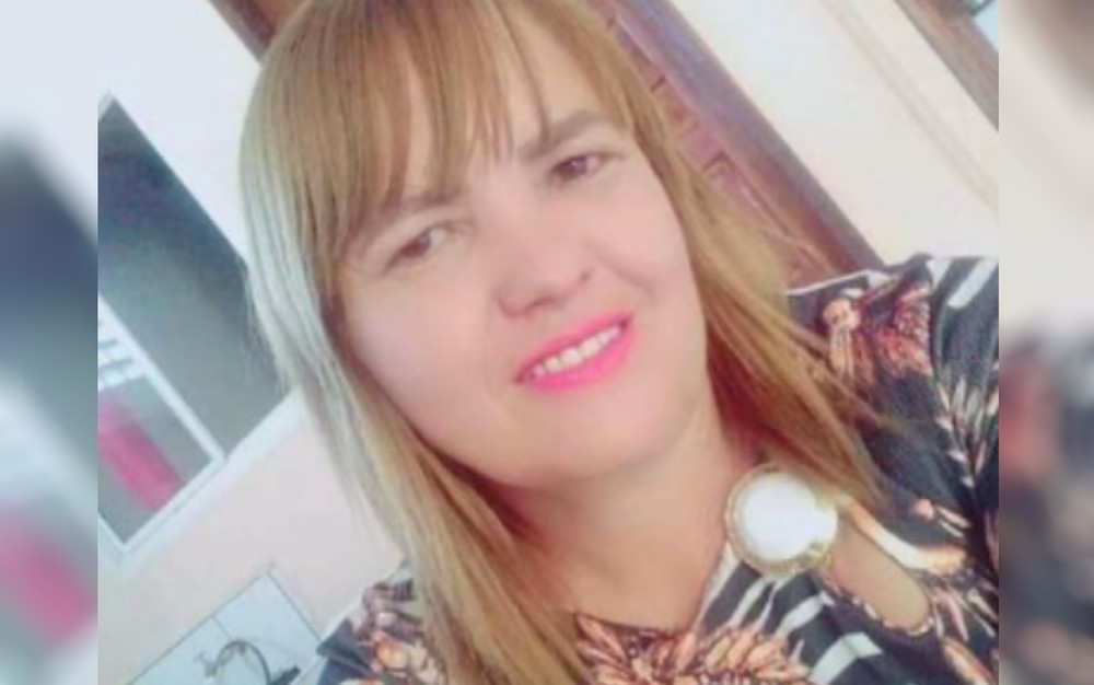 Marido mata esposa a facadas e deixa filho ferido em fazenda