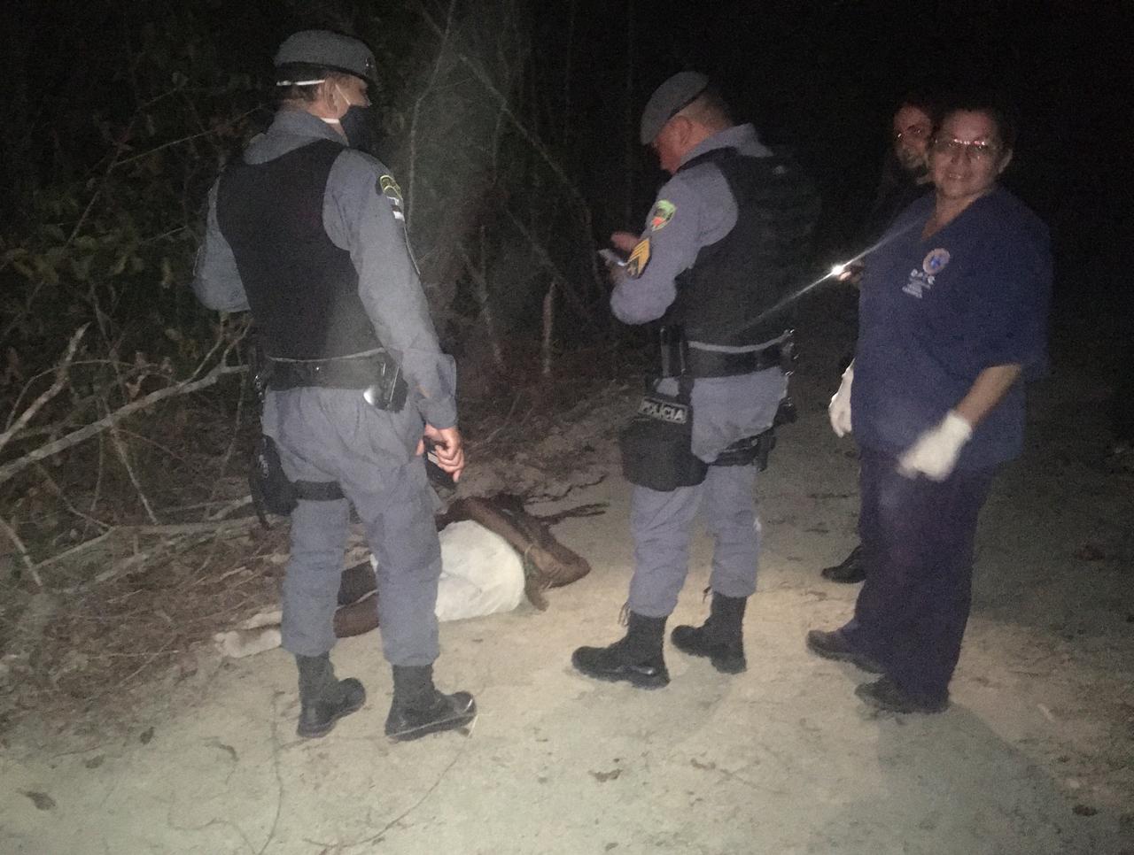 Com mãos amarradas, homem é executado em área de mata em Manaus