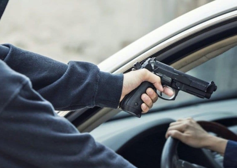 Motorista de app é achado em porta-malas após assalto frustrado em Manaus 