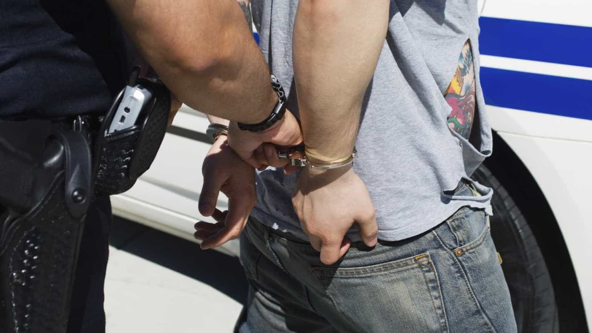 Homem é espancado após assaltar ônibus com outros seis comparsas em Manaus 