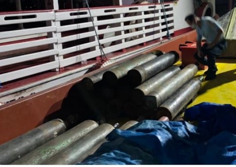 Após denúncia, PM apreende cilindros de oxigênio no Porto de Manaus