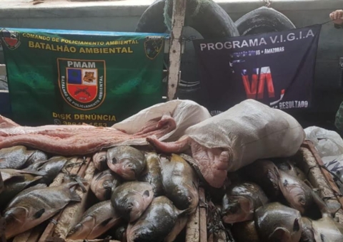 Homem é preso com 800kg de pescado ilegal em barco no Amazonas