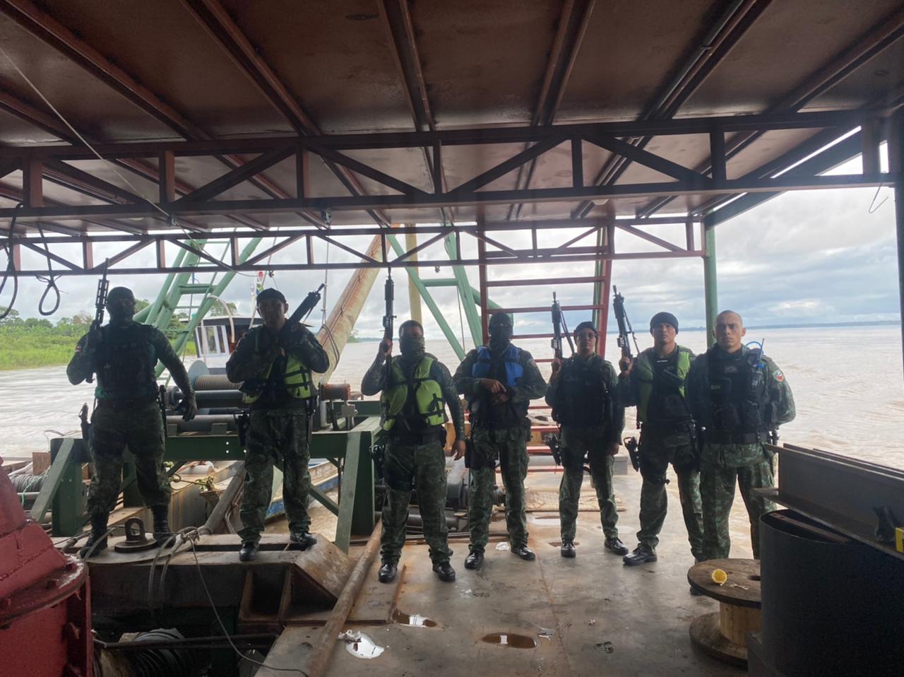 Embarcações são apreendidas com pescado e combustível ilegal no Amazonas