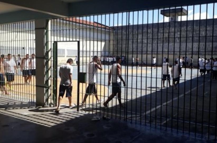 Três presos são baleados ao tentar fugir do Compaj