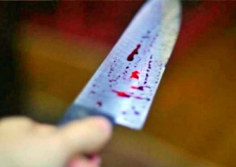 Homem esfaqueia irmão após discussão sobre quem dirigia melhor