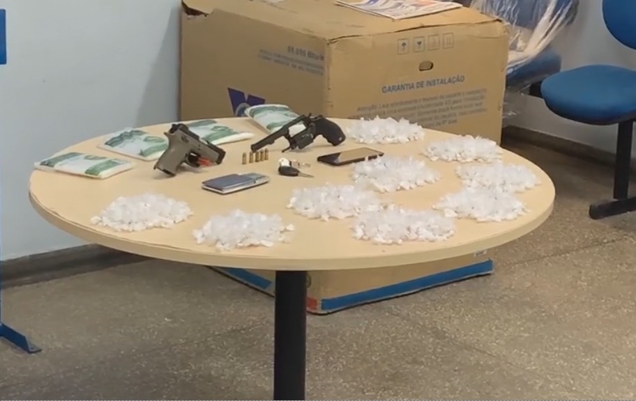 Membro da FDN é preso com armas e drogas em Manaus