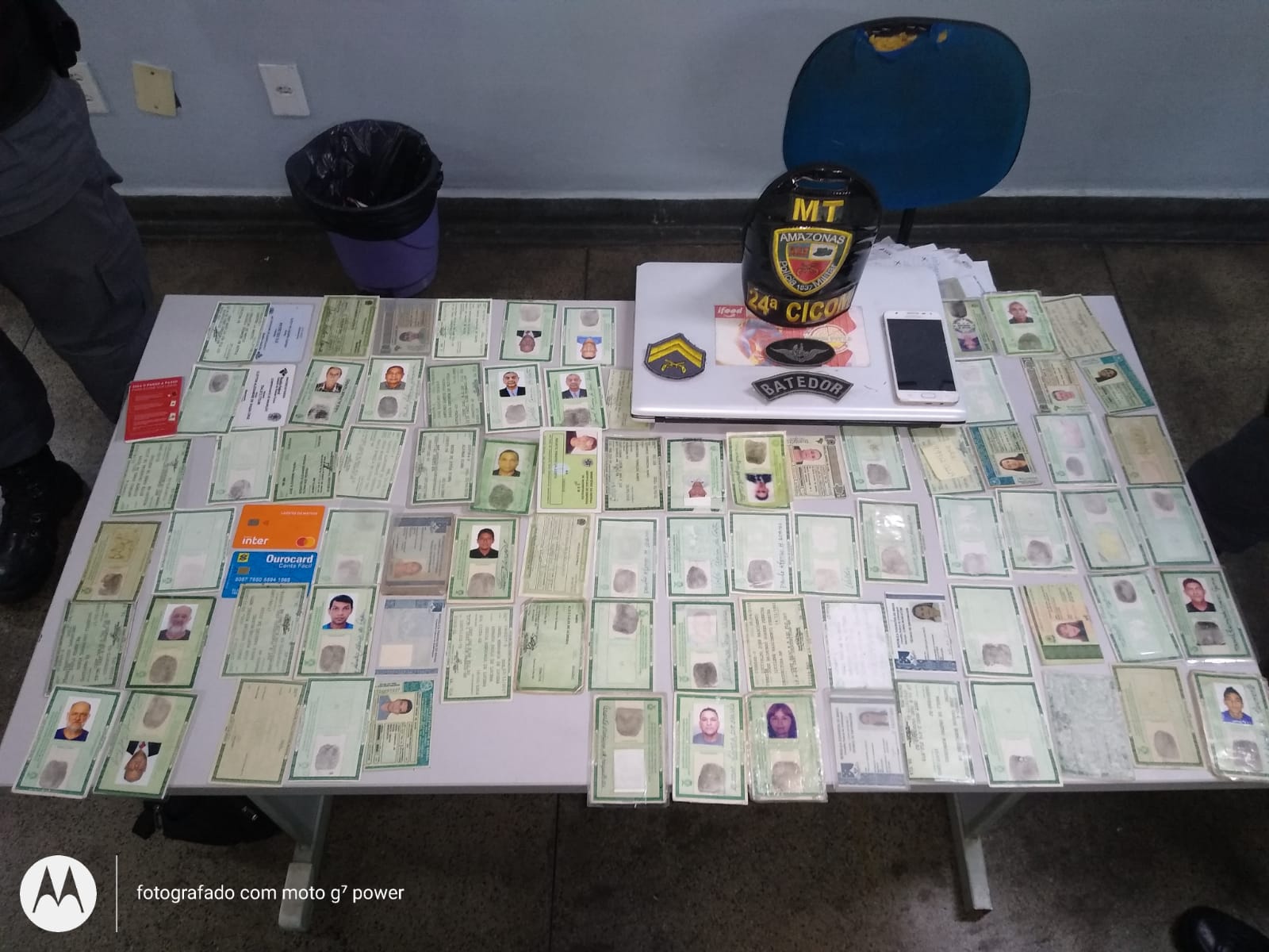 Idoso é preso com 84 documentos falsos em agência bancária de Manaus