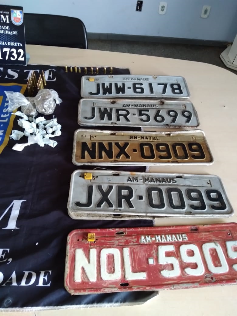 Homem é preso com droga, munição e placas clonadas em Manaus 