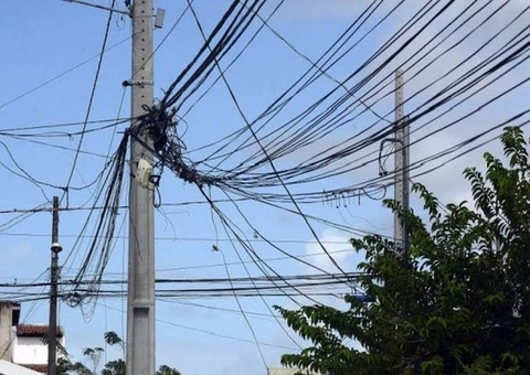 Homem morre eletrocutado ao tentar roubar cabos de energia 