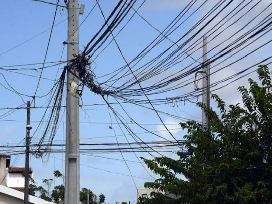 Homem morre eletrocutado ao tentar roubar cabos de energia 
