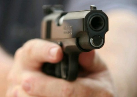 Jovem fica gravemente ferido ao ser baleado em plena luz do dia em Manaus