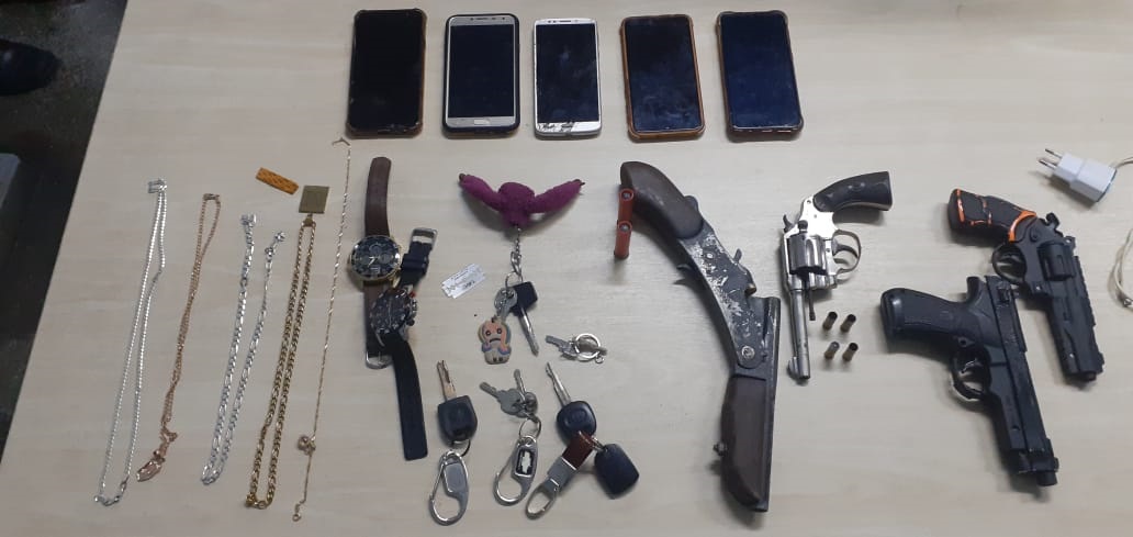 Após assaltar lanchonete, grupo é preso em perseguição policial em Manaus