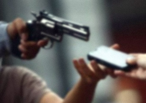 Criminosos invadem rota e assaltam trabalhadores em Manaus