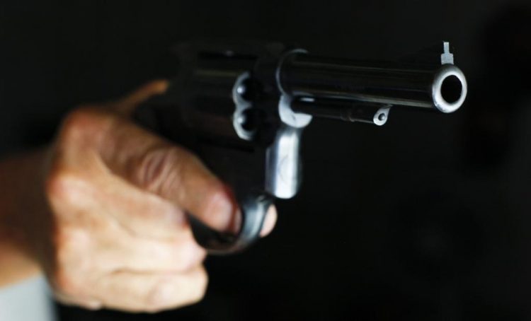 Tentativa de assalto termina em tiros e ferido em Manaus 