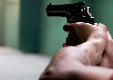 Homem tenta fugir de assalto e acaba baleado em Manaus 