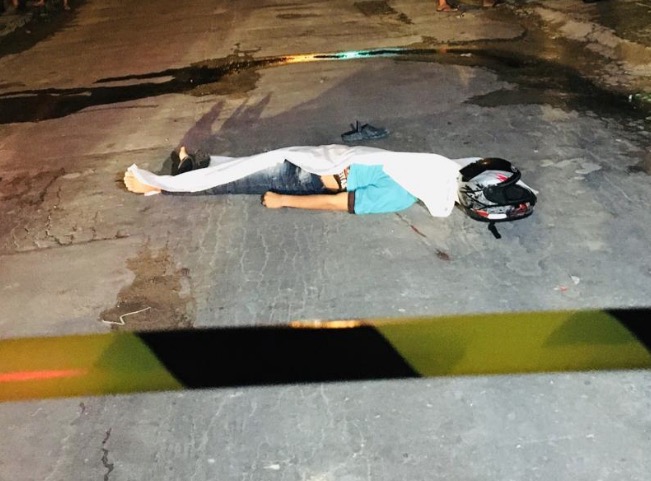 Garupa de moto é morto a tiros por 'justiceiro' em Manaus