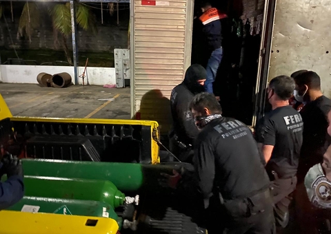 Cilindros de oxigênio são apreendidos e entregues em hospitais de Manaus